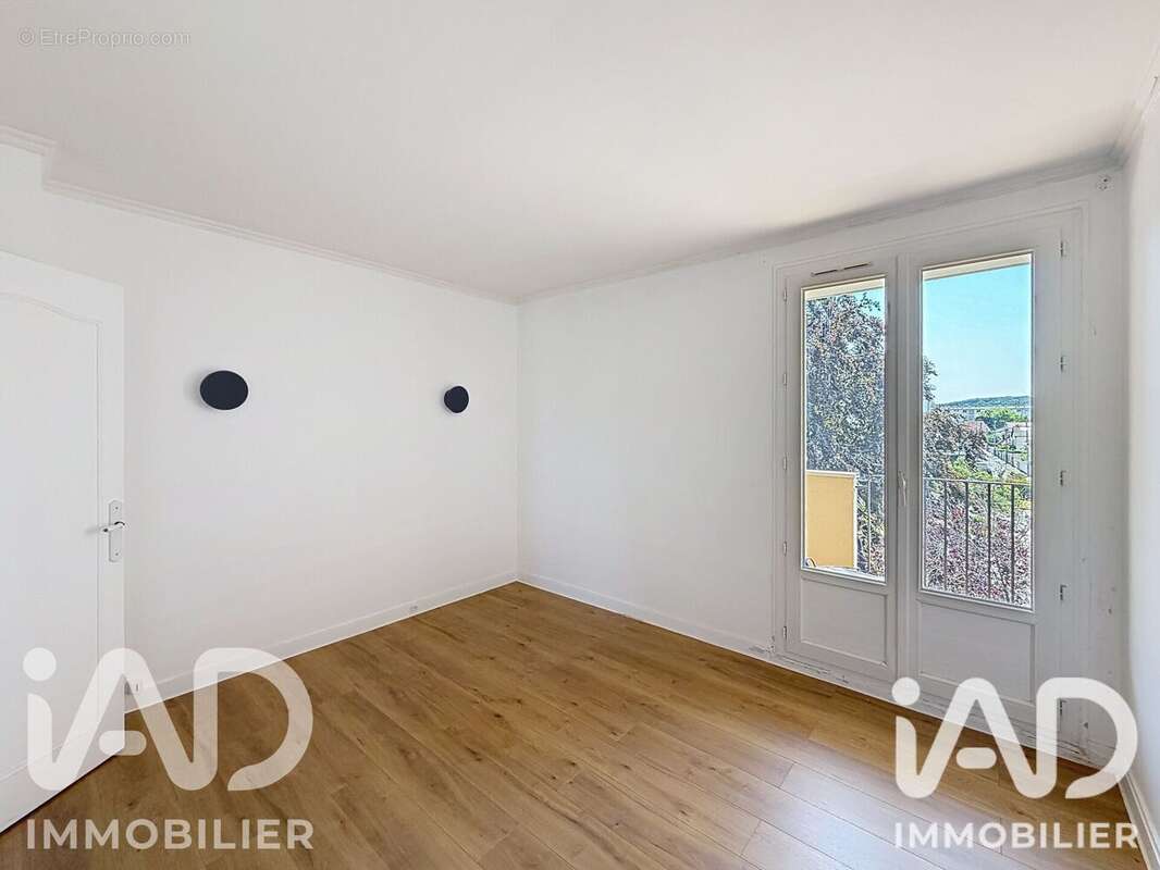 Appartement 61 m² à Les Clayes-Sous-Bois  - photo 8