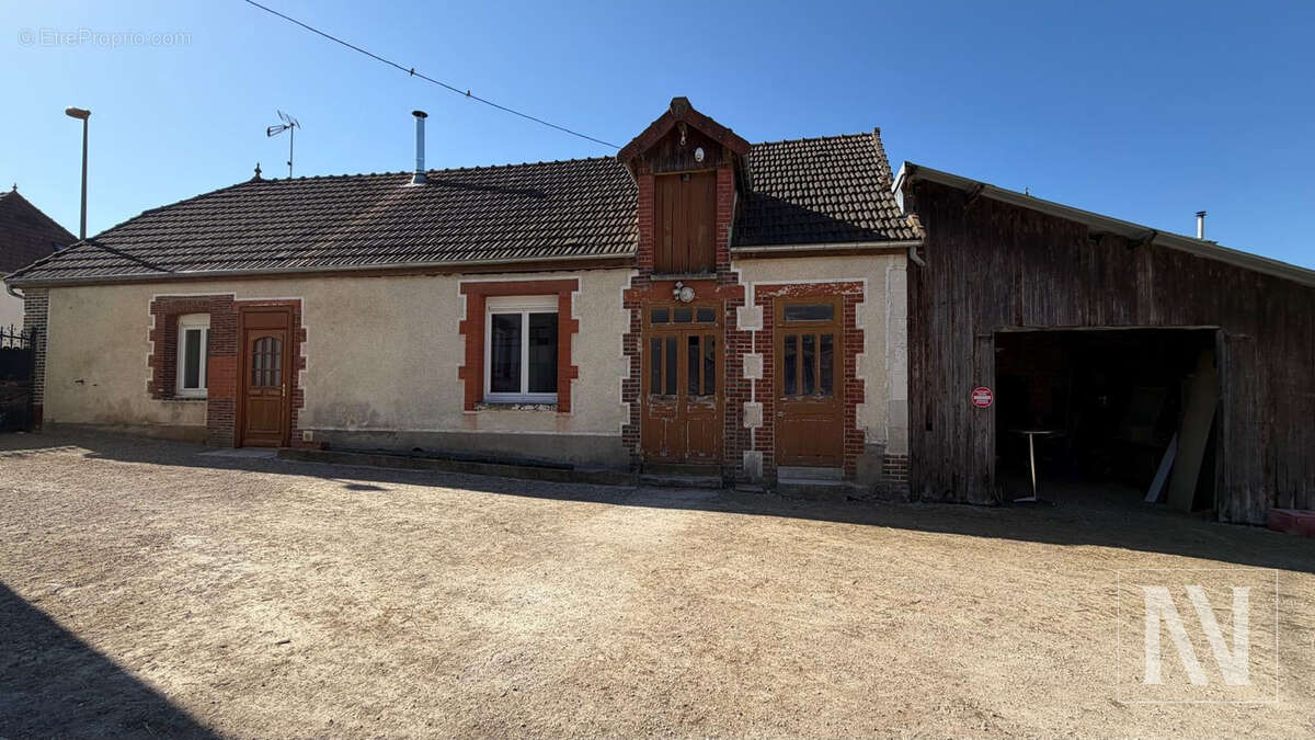 Maison à DIERREY-SAINT-JULIEN