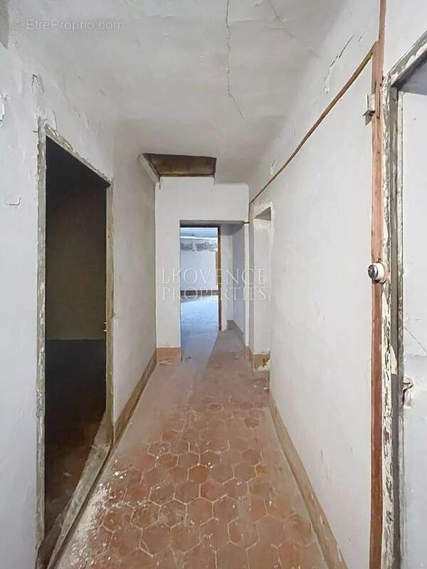 Appartement à COTIGNAC
