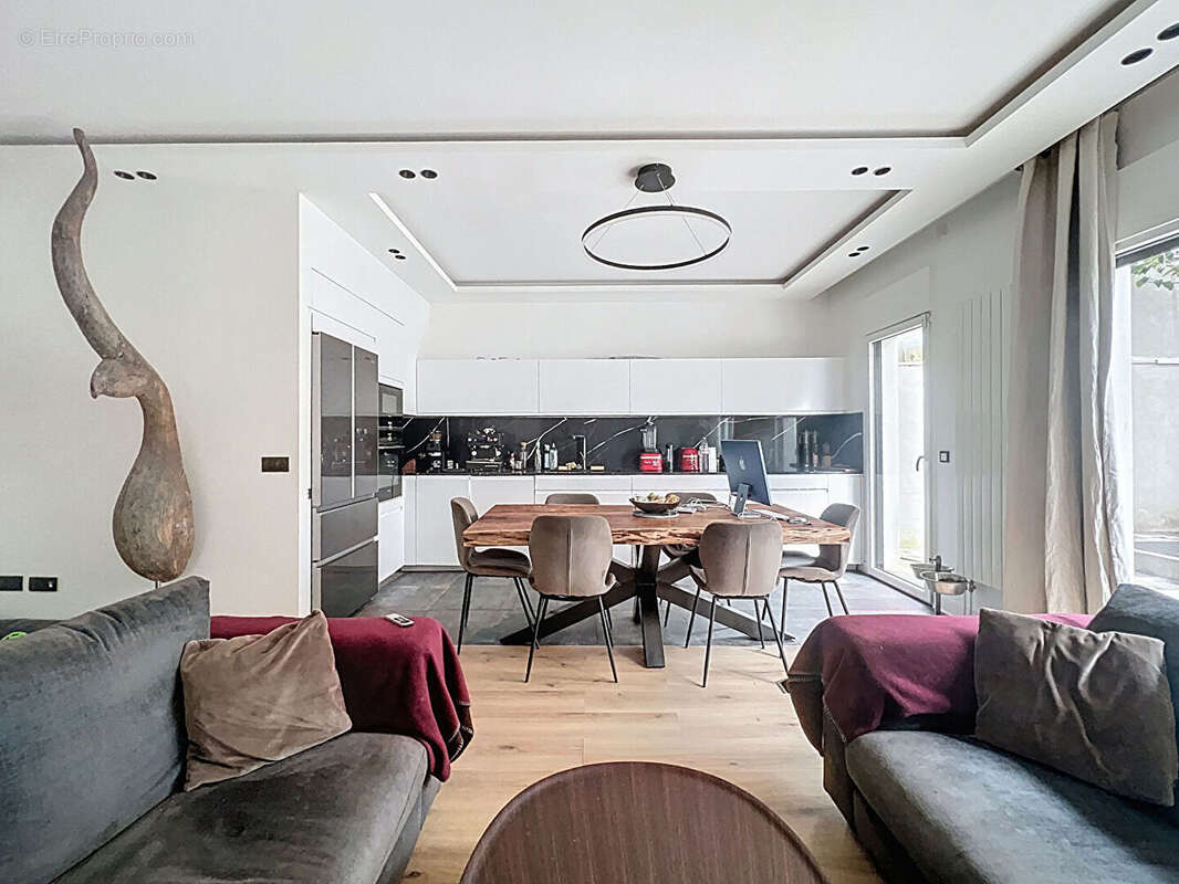 Appartement à SURESNES