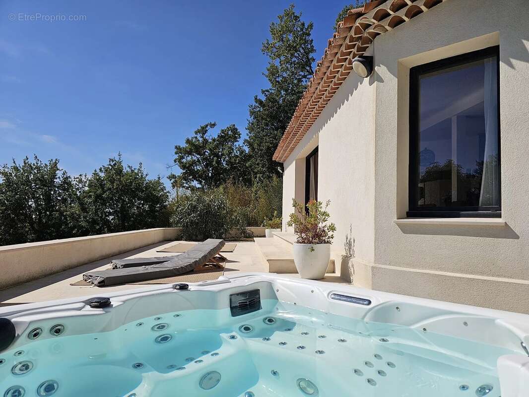 Maison à SAINT-VALLIER-DE-THIEY