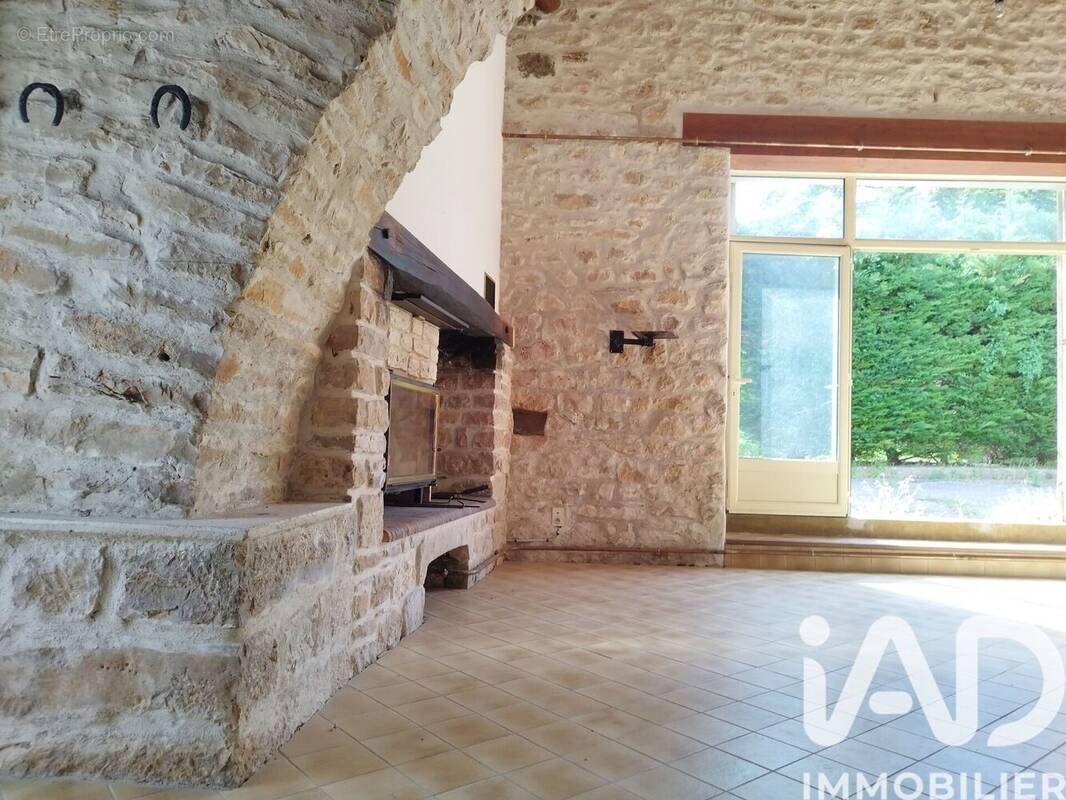 Photo 1 - Maison à LA CAVALERIE