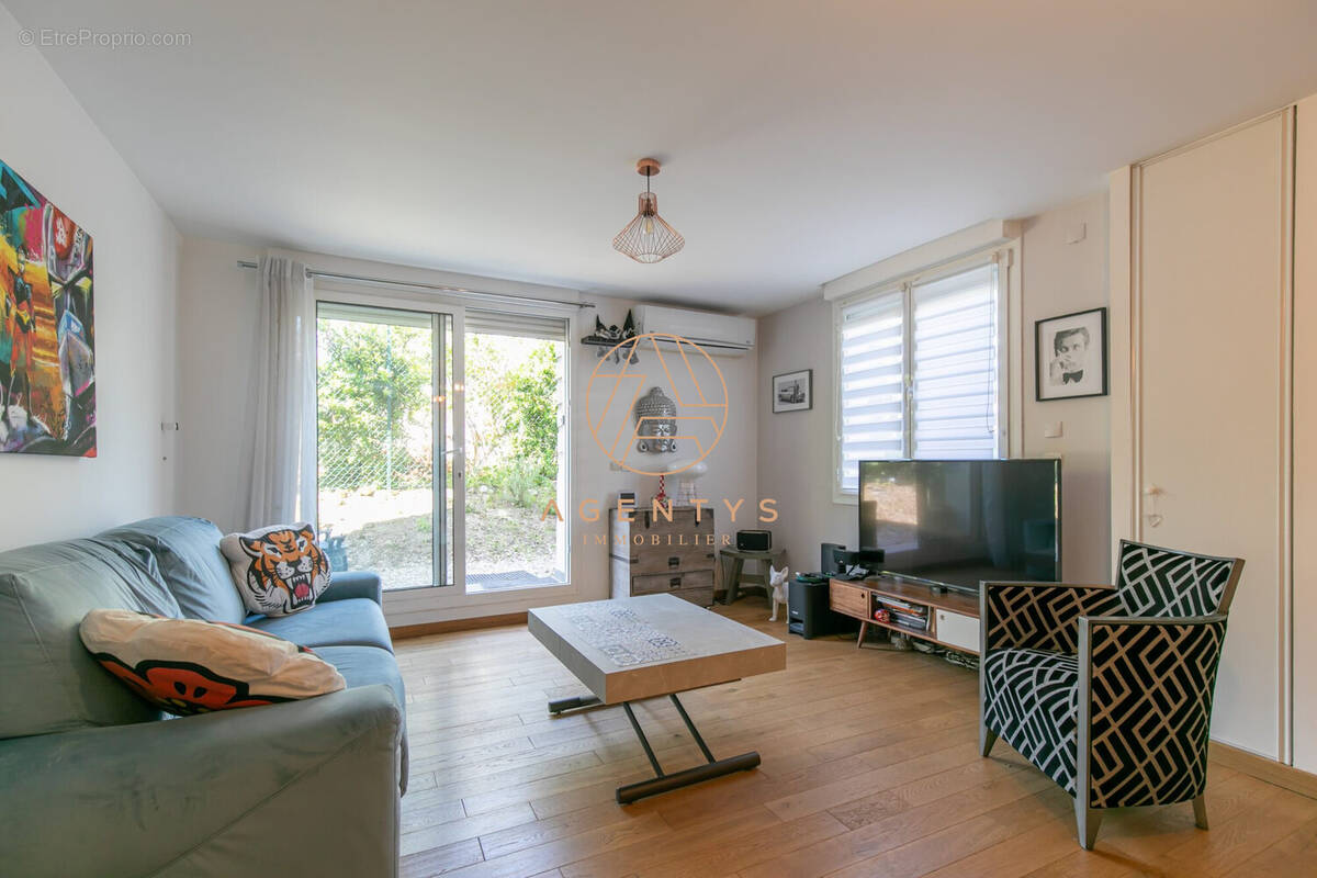 Appartement à SAINT-MAUR-DES-FOSSES