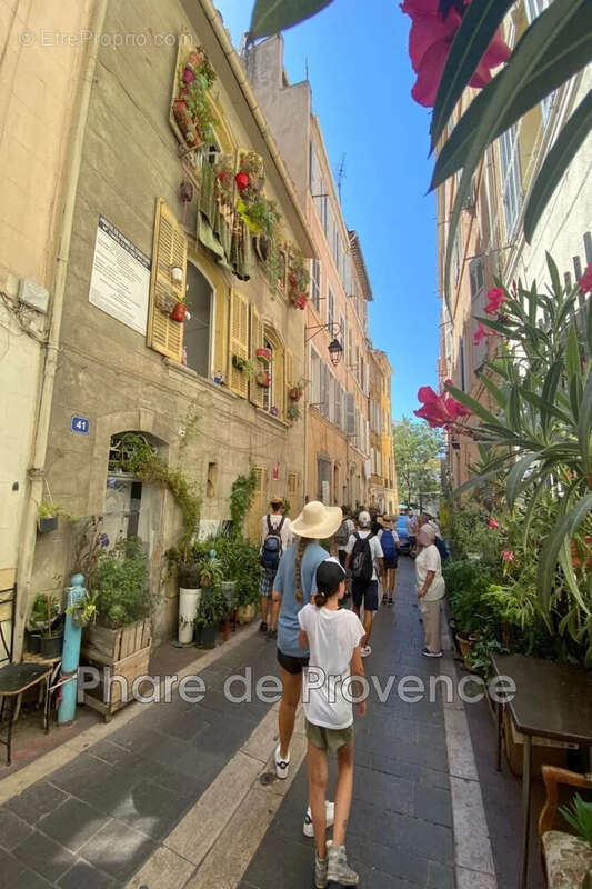 Appartement à MARSEILLE-2E
