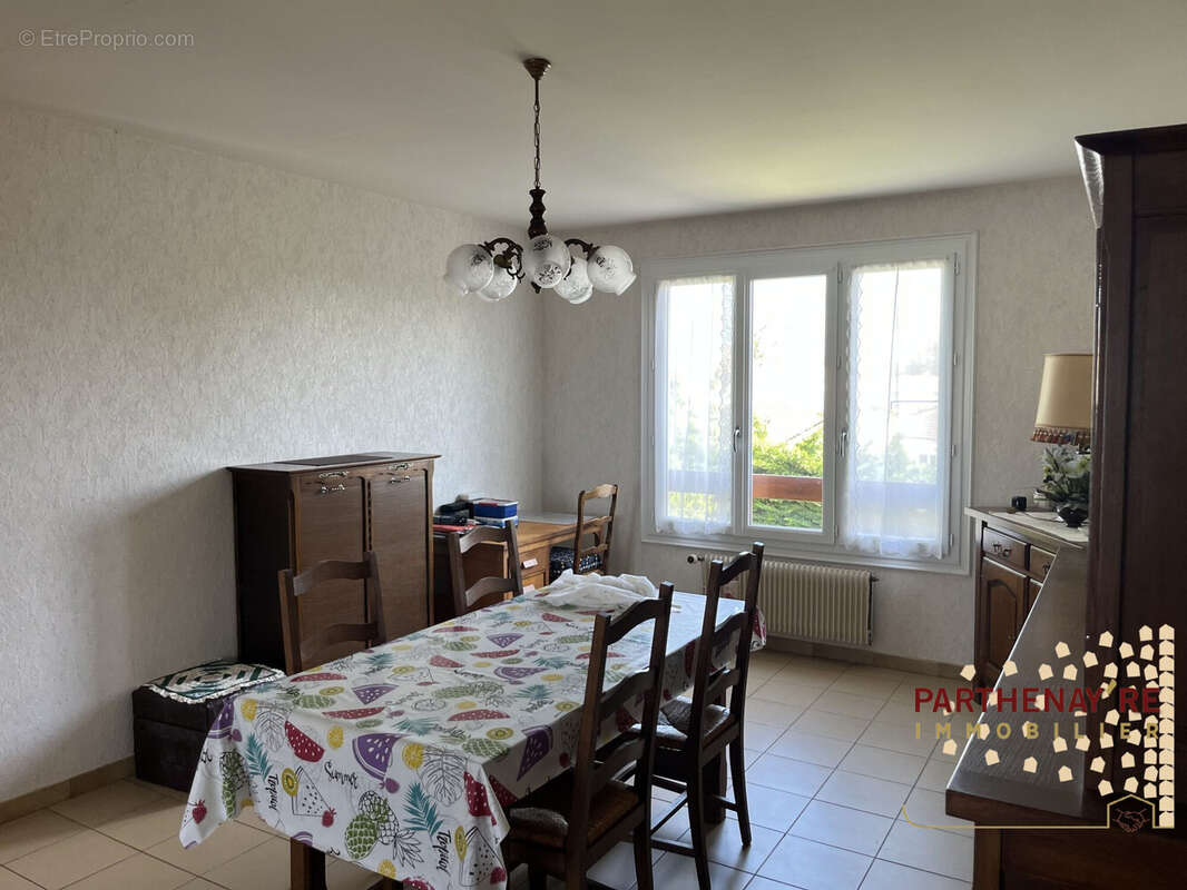 Maison 94 m² à Saint-Maixent-L'ecole  - photo 8
