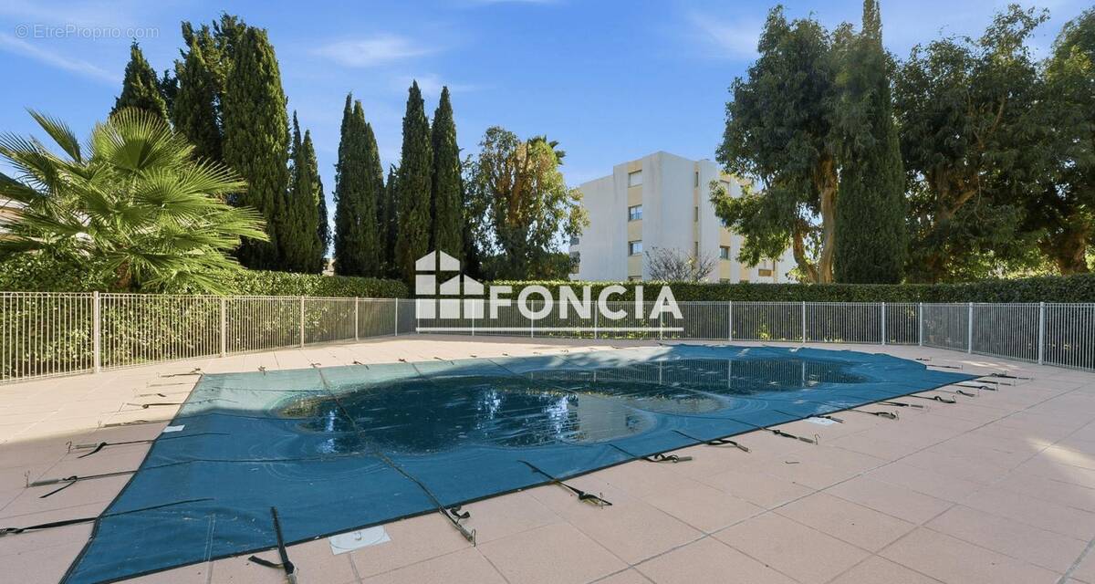 Appartement à SAINT-LAURENT-DU-VAR