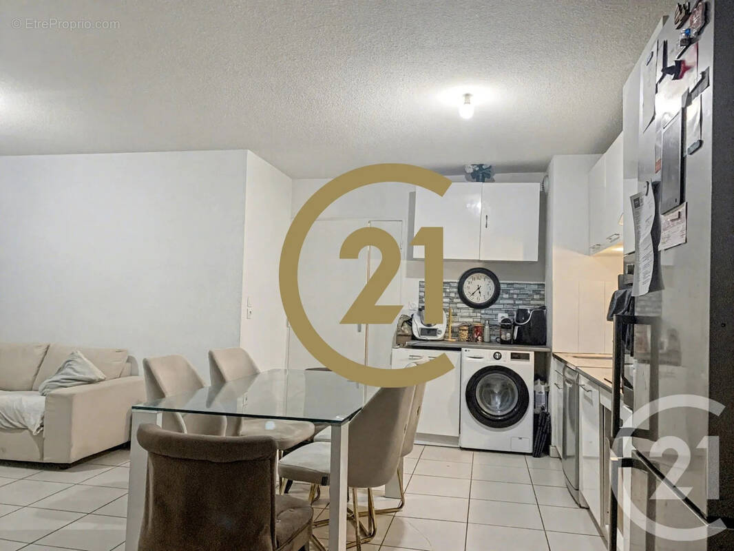 Appartement à DECINES-CHARPIEU
