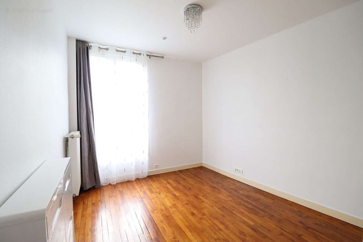 Appartement à AUBERVILLIERS