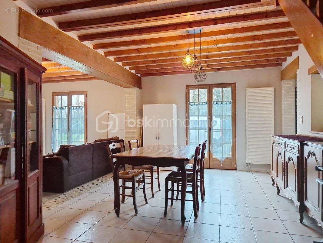 Maison à LES CHAPELLES-BOURBON