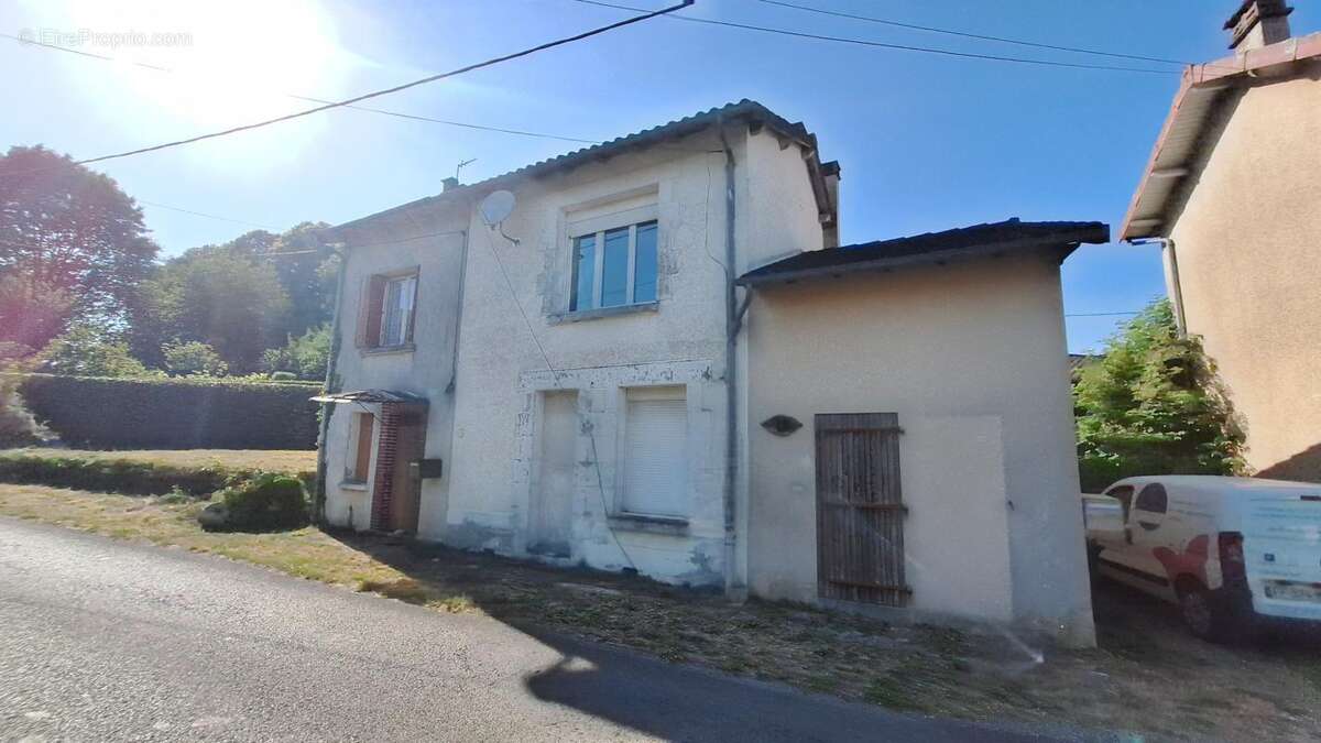 Maison à CHALUS