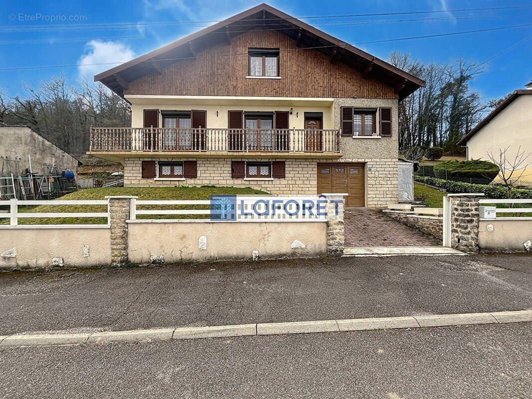 Maison à RACHECOURT-SUR-MARNE