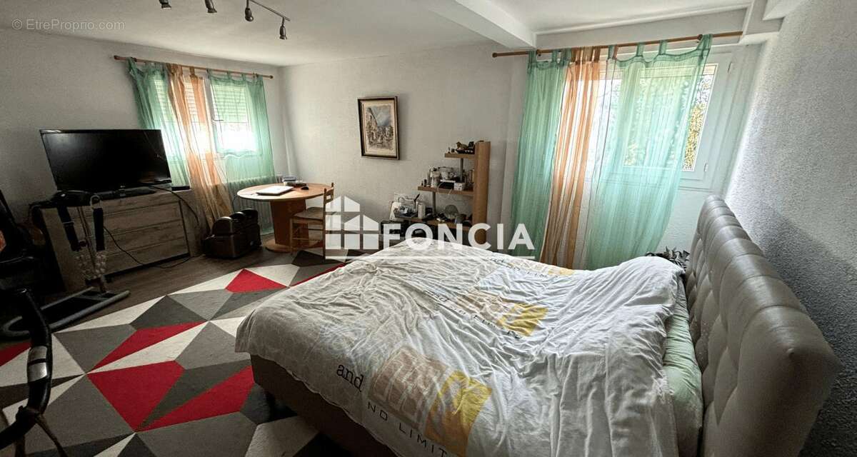 Maison à COLAYRAC-SAINT-CIRQ