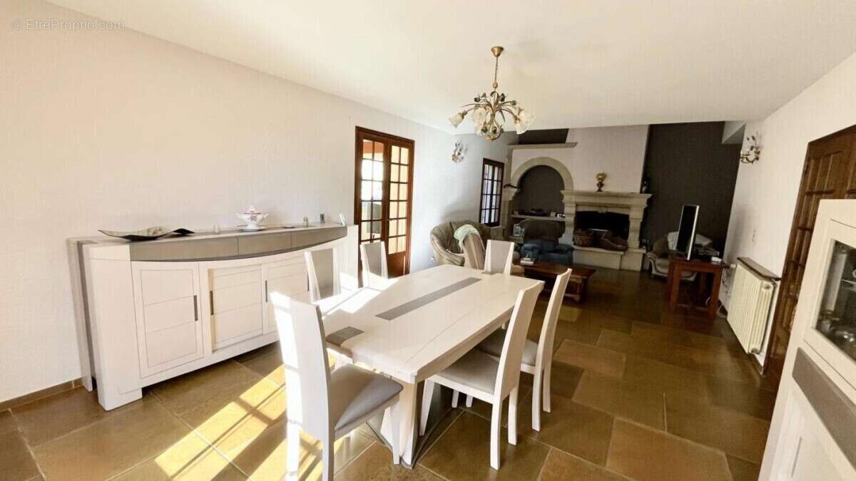 Maison à L'ISLE-SUR-LA-SORGUE
