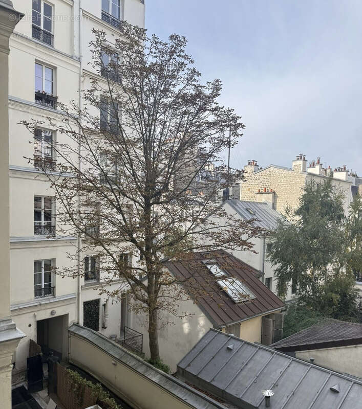 Appartement à PARIS-17E