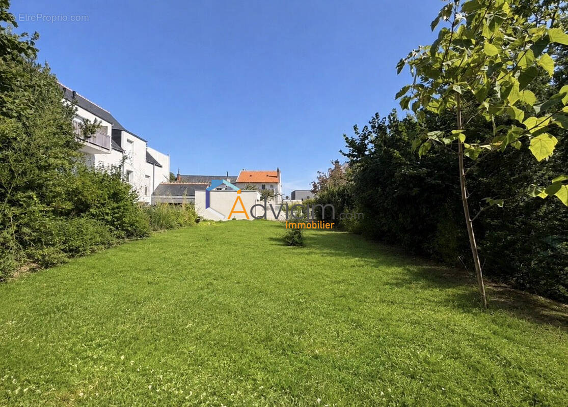 Terrain 496 m² à Tours · 116 500 €