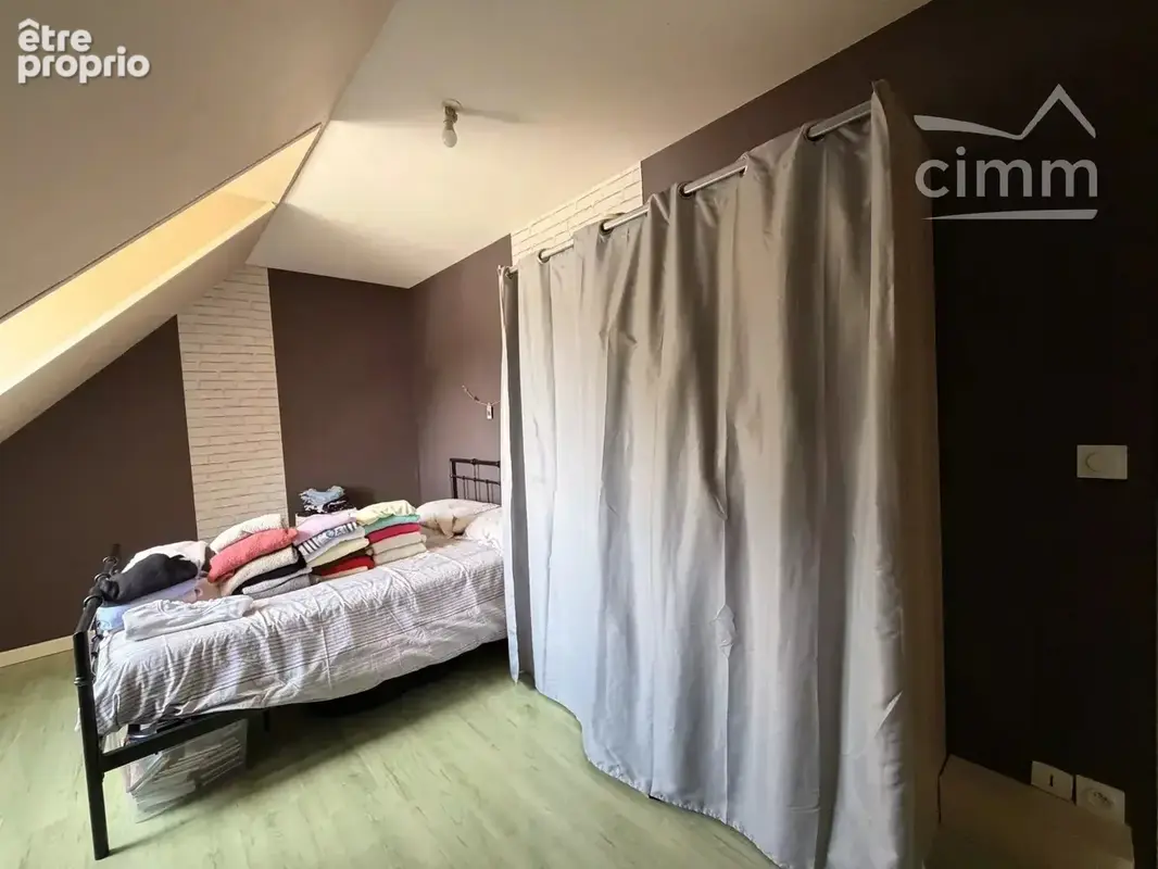 VEUZAIN-SUR-LOIRE — Maison 6 pièces de 120 m² - photo 7