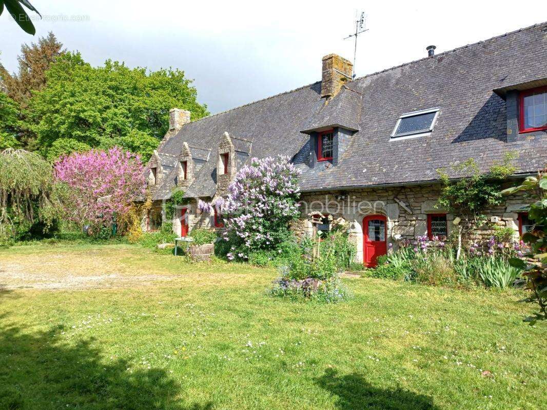 Maison à LANGUIDIC