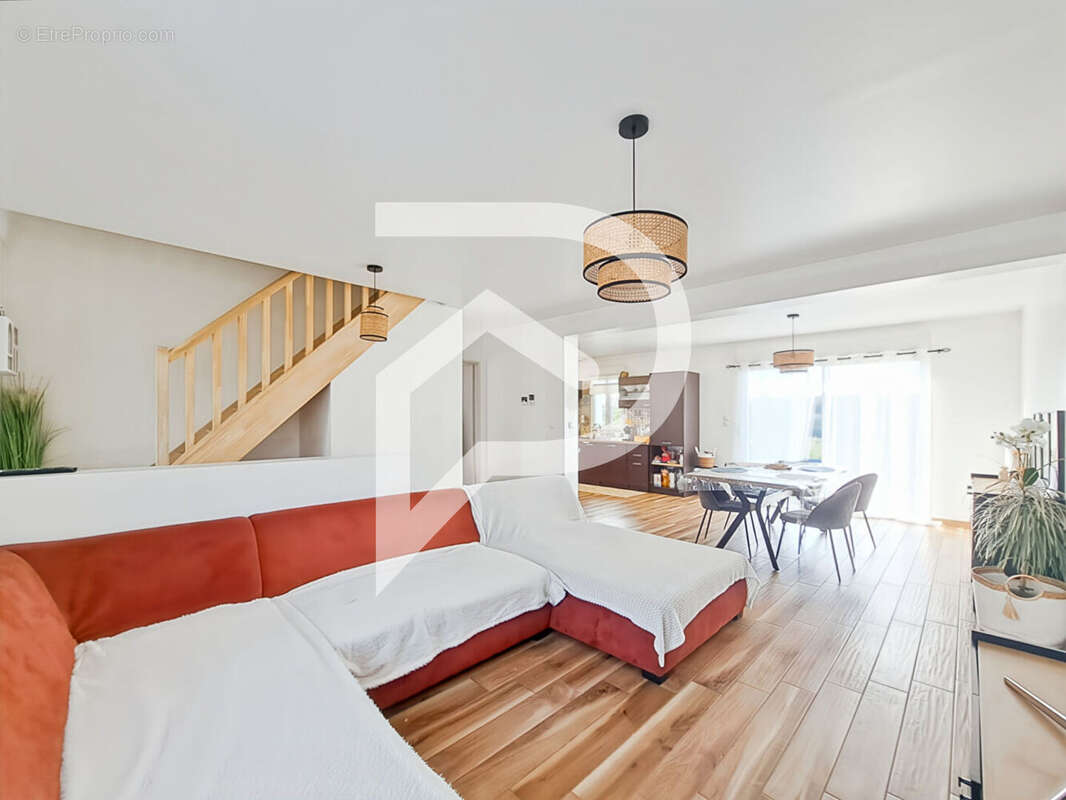 Maison à MILLY-SUR-THERAIN