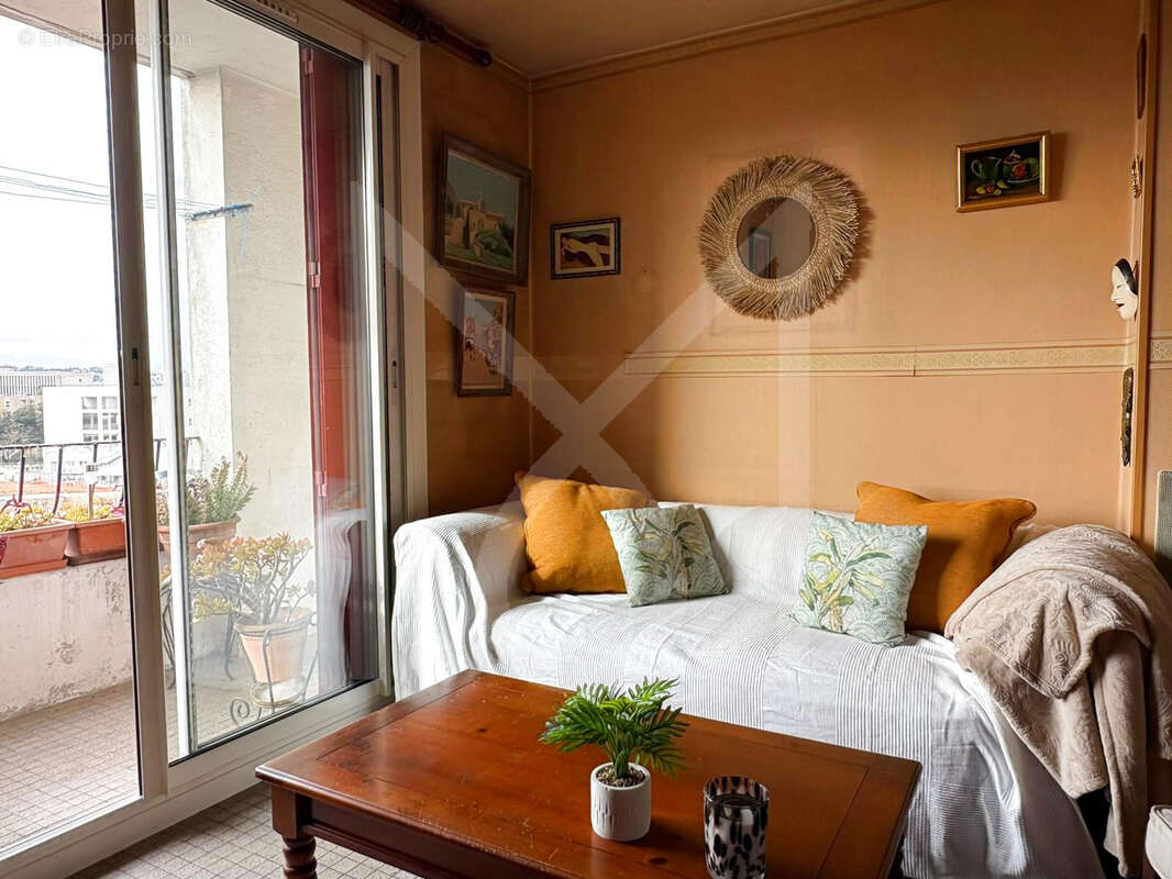 Appartement à MARSEILLE-5E
