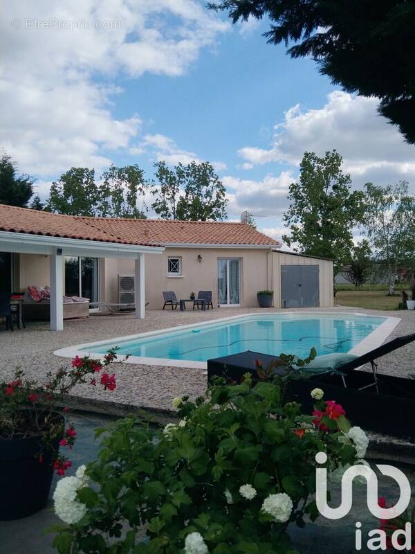 Photo 1 - Maison à SAINT-PIERRE-DE-MONS