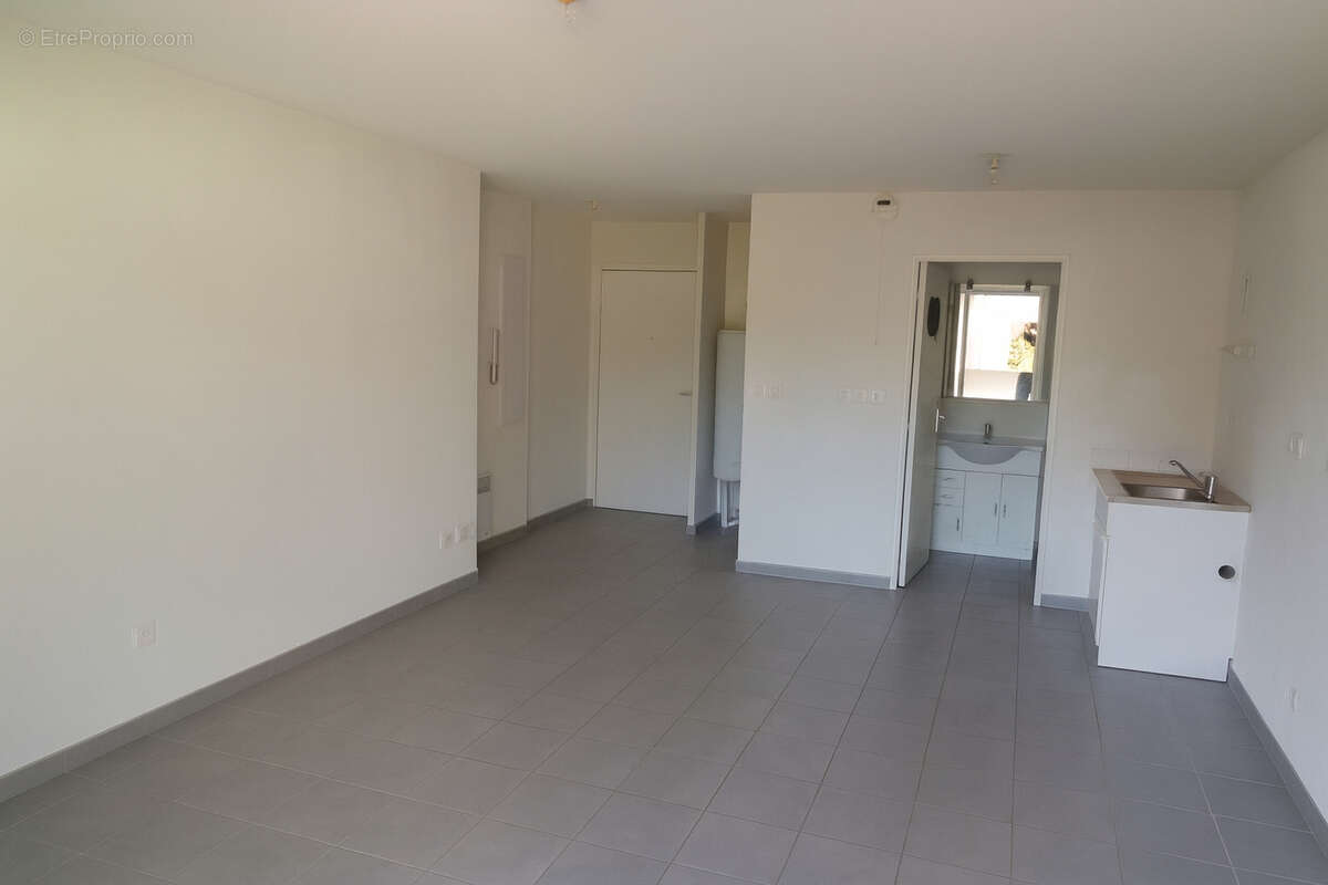 Appartement à MARSEILLE-3E