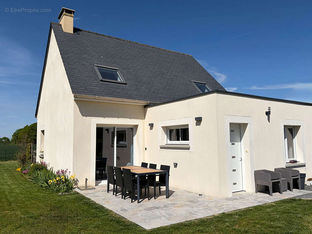 Maison à GROSSOEUVRE