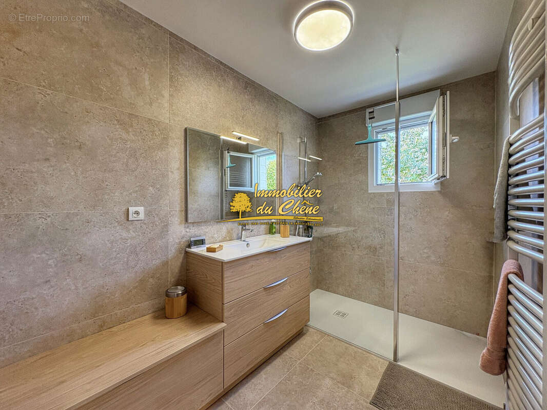 Maison à SAINT-VALBERT