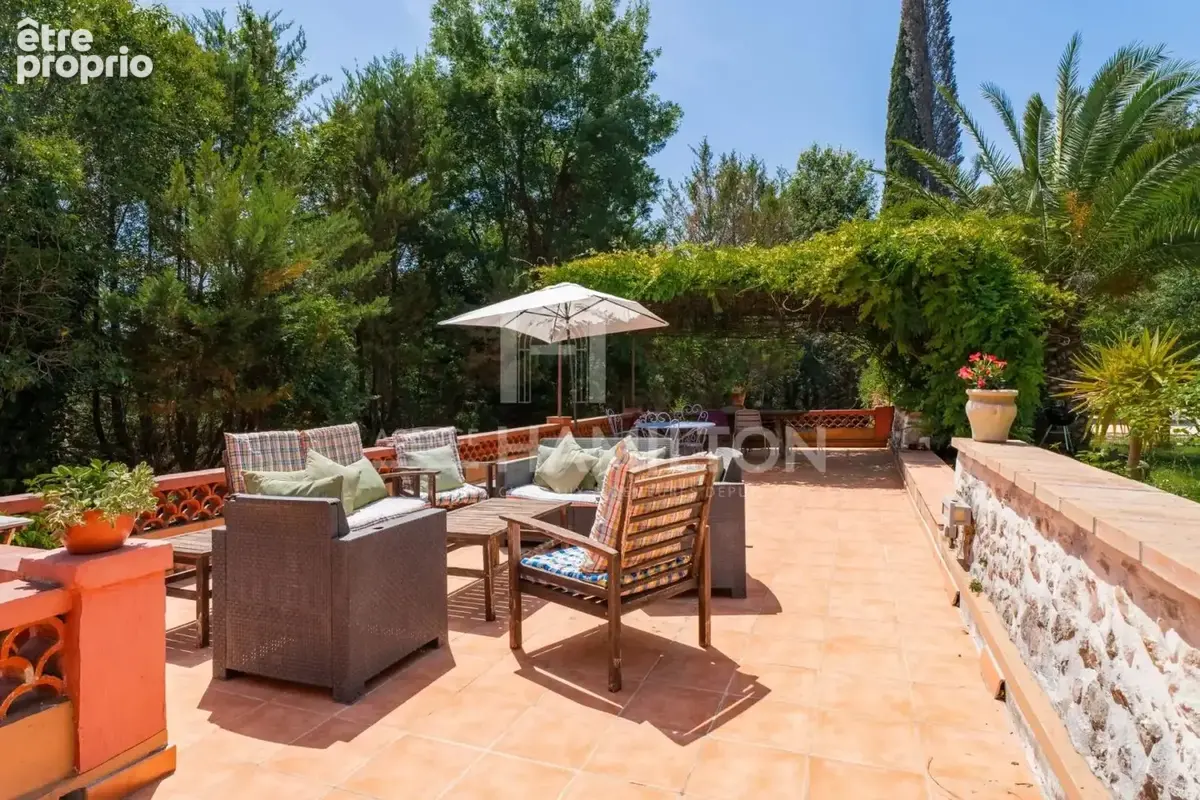 Propriété dException à Biot : Deux Villas Idéales pour Chambres - photo 10