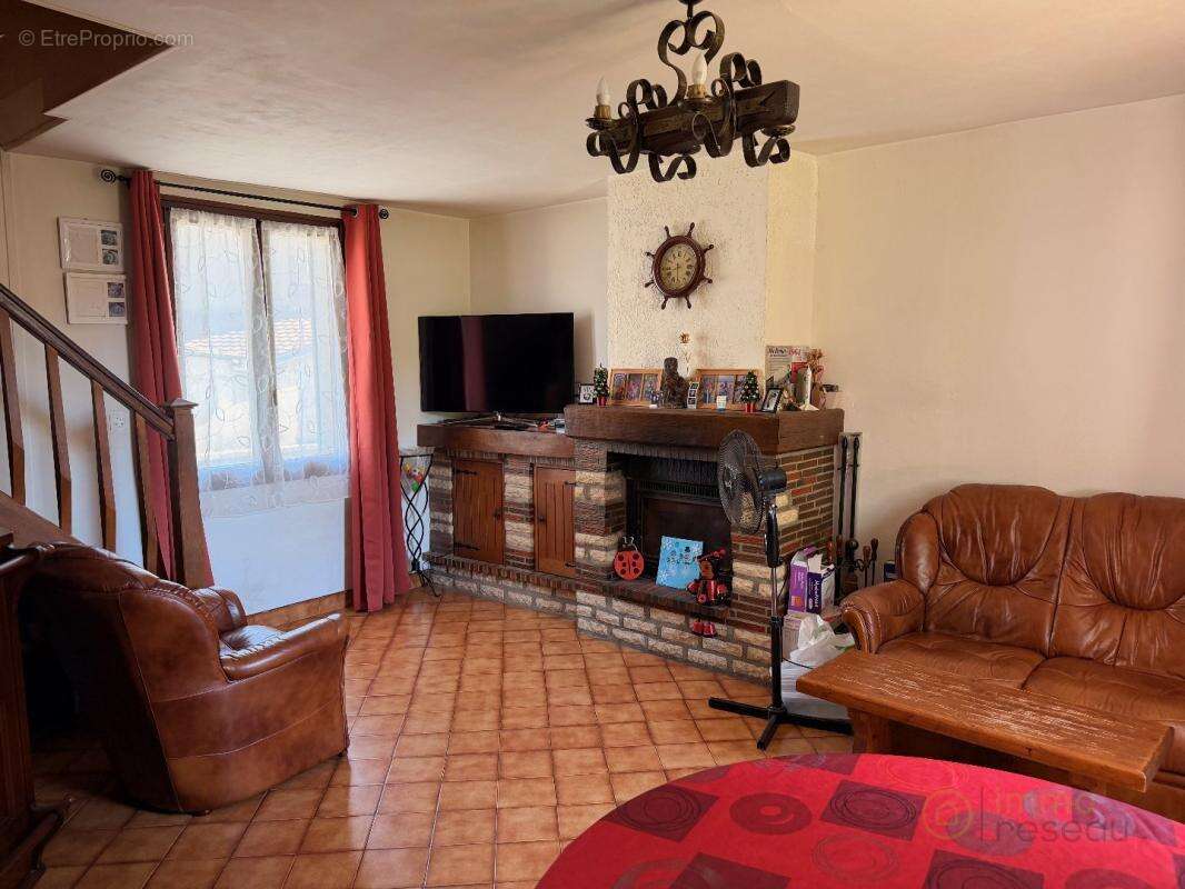 Maison 92 m² à Magny-En-Vexin  - photo 3