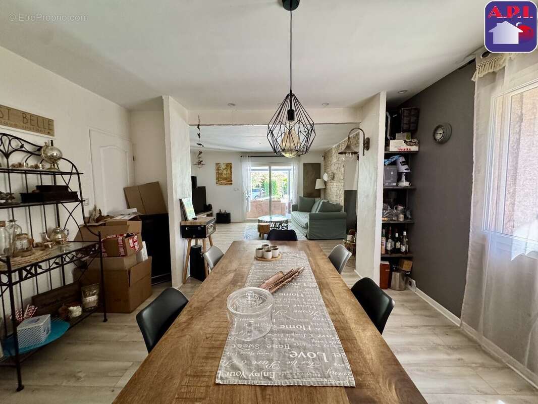 Maison à VILLENEUVE-DU-PAREAGE