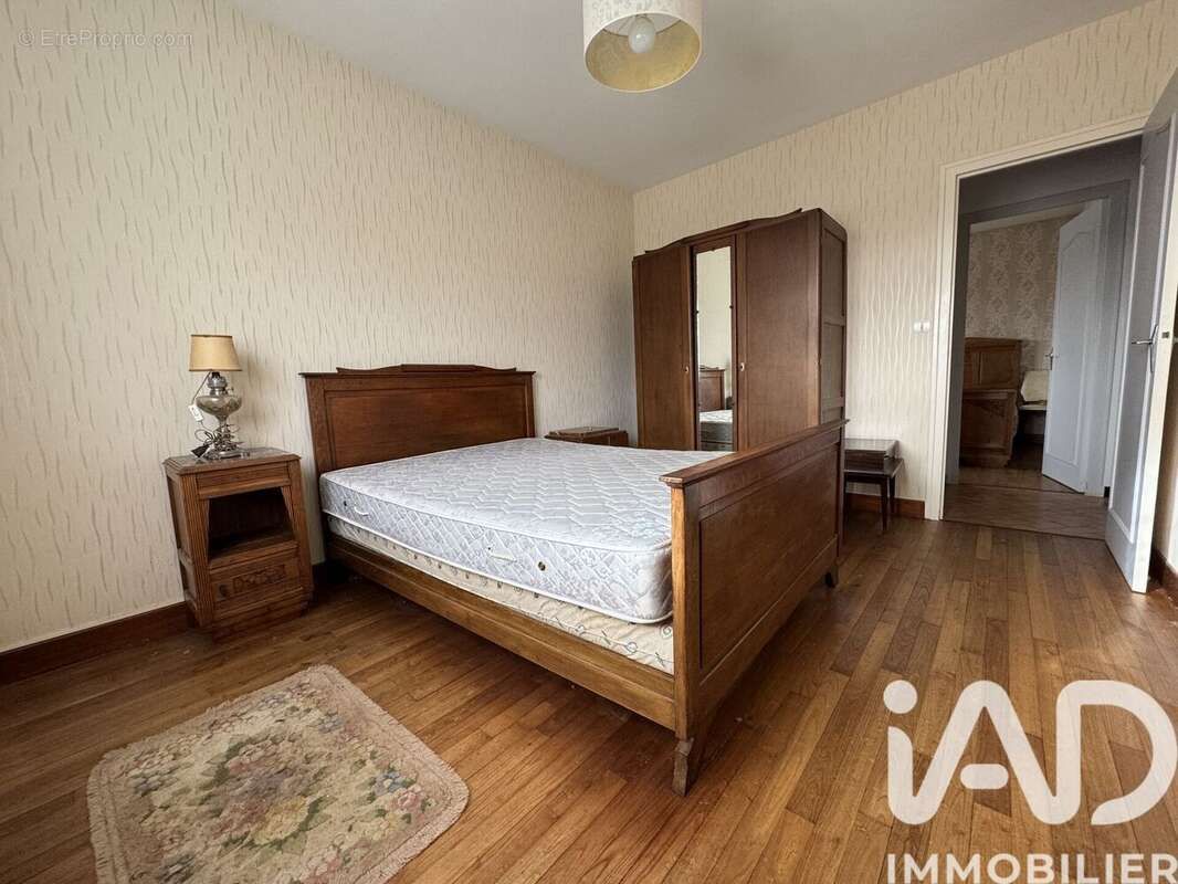 Maison 80 m² à Lussac  - photo 7