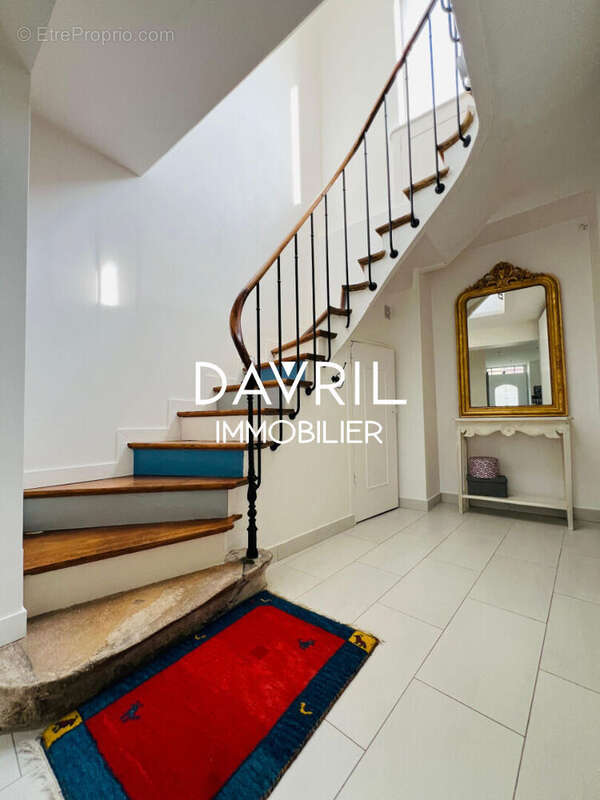 Maison à CHANTELOUP-LES-VIGNES