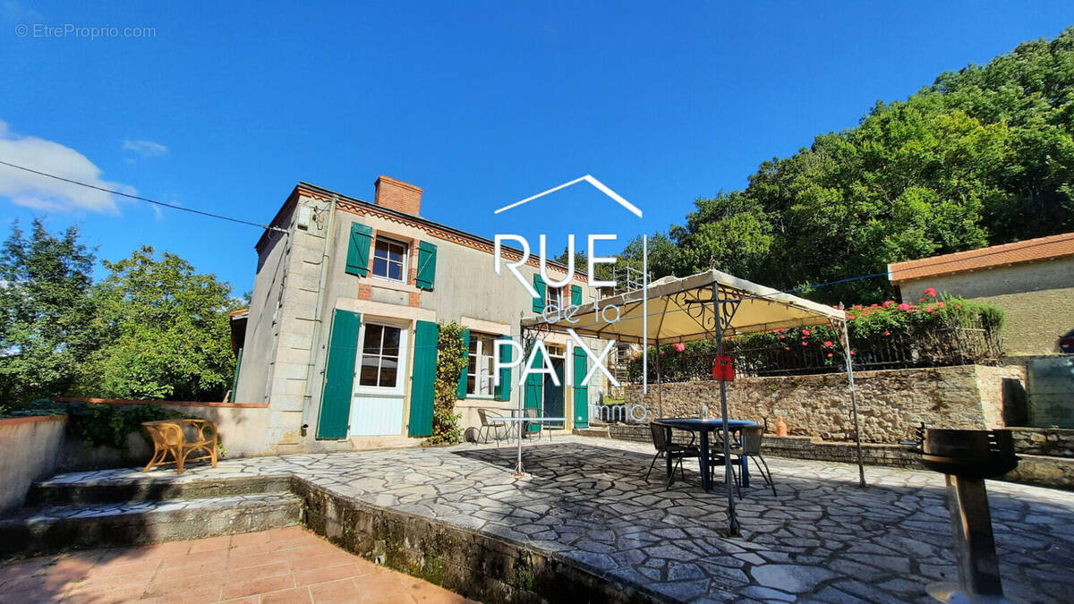 Maison à SAINT-LOUP-LAMAIRE