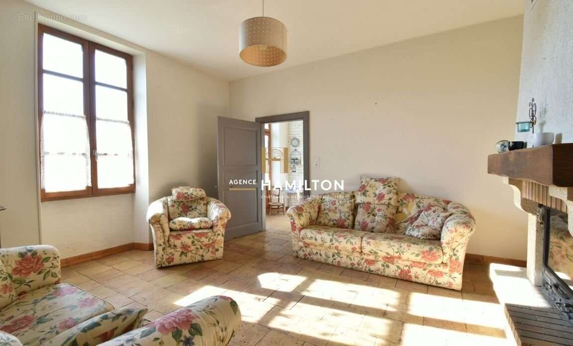 Maison de hameau en pierre avec terrain attenant - photo 5
