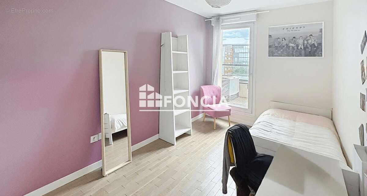 Appartement à FRESNES