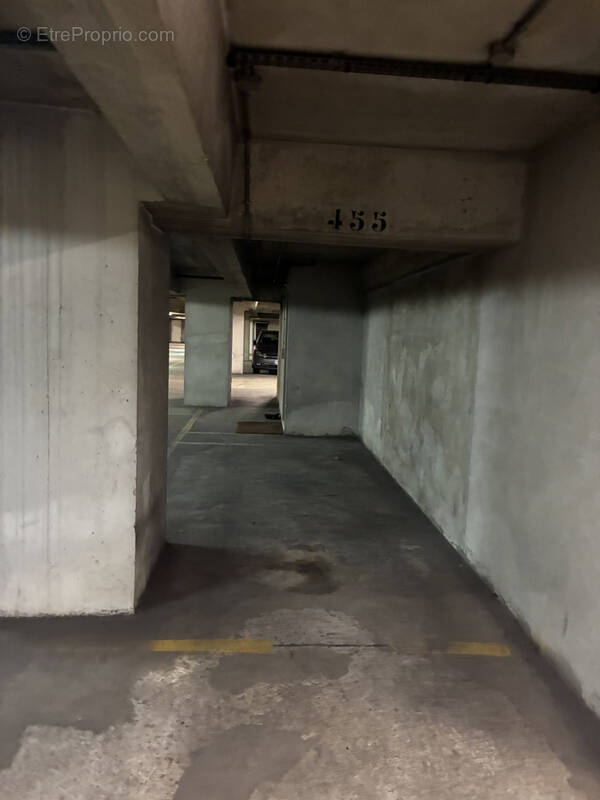Autre à PARIS-17E