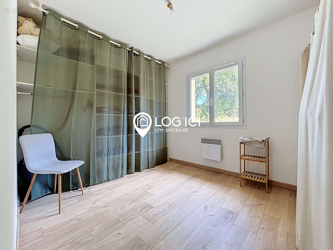 Maison de plain-pied de 114 m2 avec grand séjour et 4 chambres en lisière de forêt - photo 15