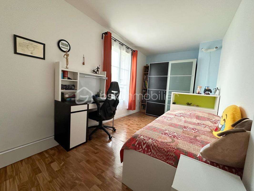 Maison à SAVIGNY-LE-TEMPLE