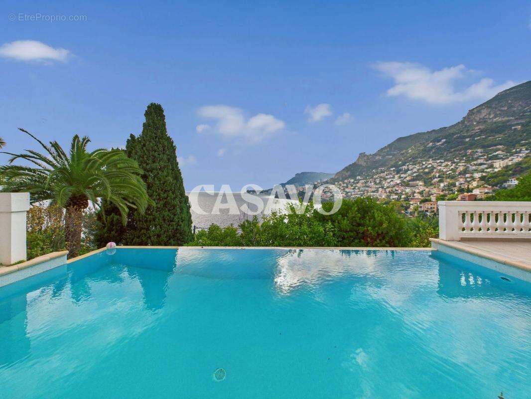 Appartement à ROQUEBRUNE-CAP-MARTIN