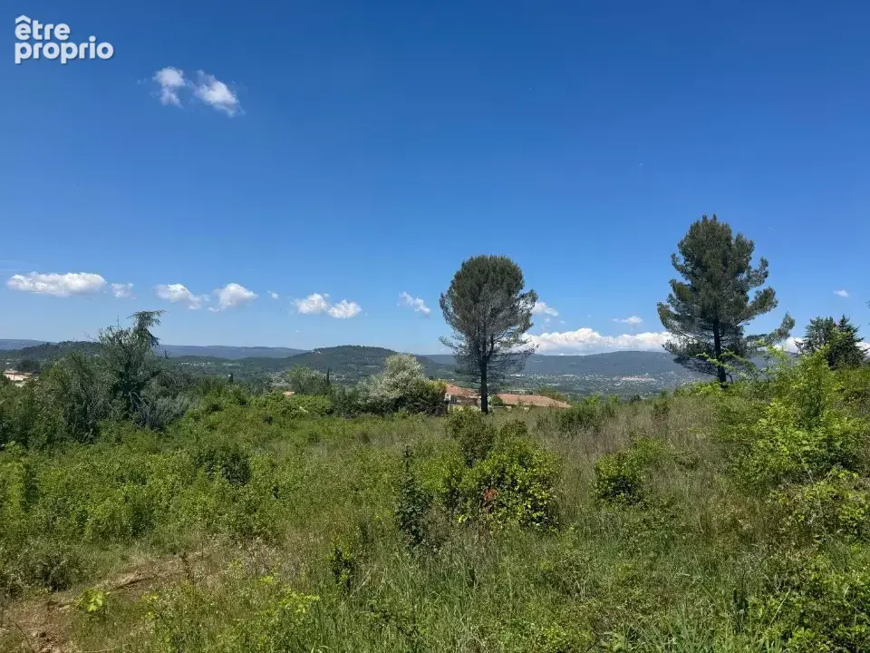 Terrain à APT