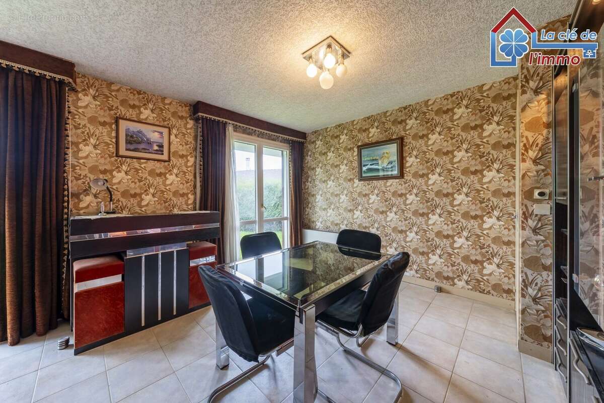 Maison à MOISSY-CRAMAYEL