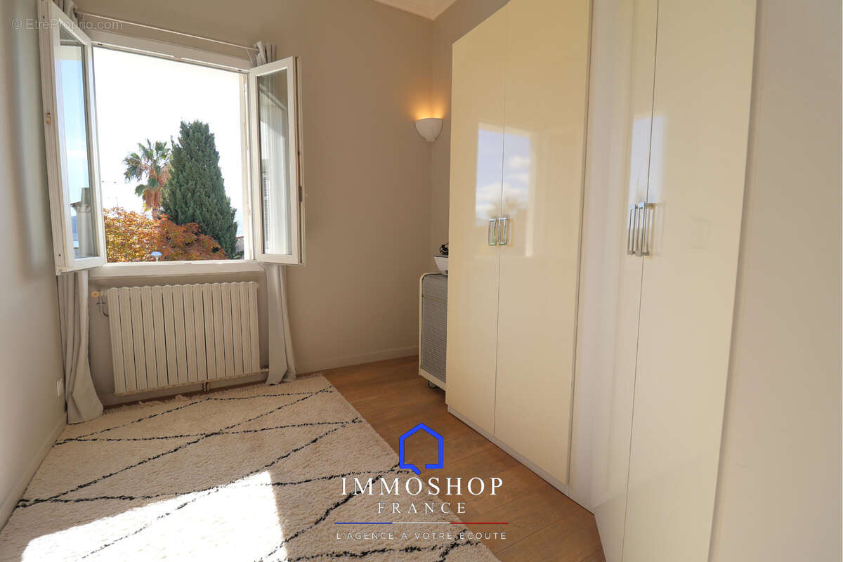 Appartement à MARSEILLE-7E