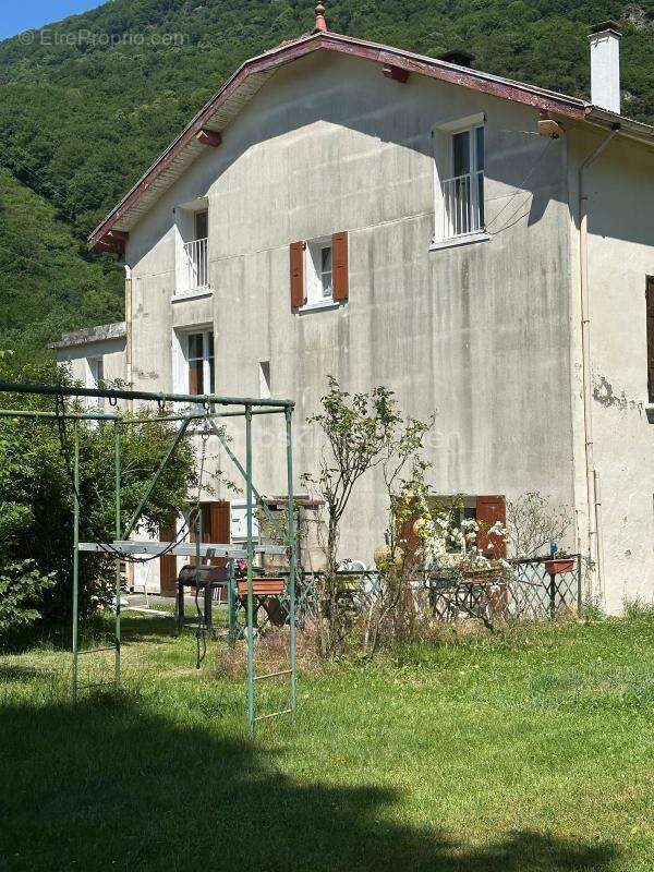 Maison à rénover sur terrain constructible – Division parcellaire possible - CU OPERATIONNEL OBTENU - FORT POTENTIEL - photo 2