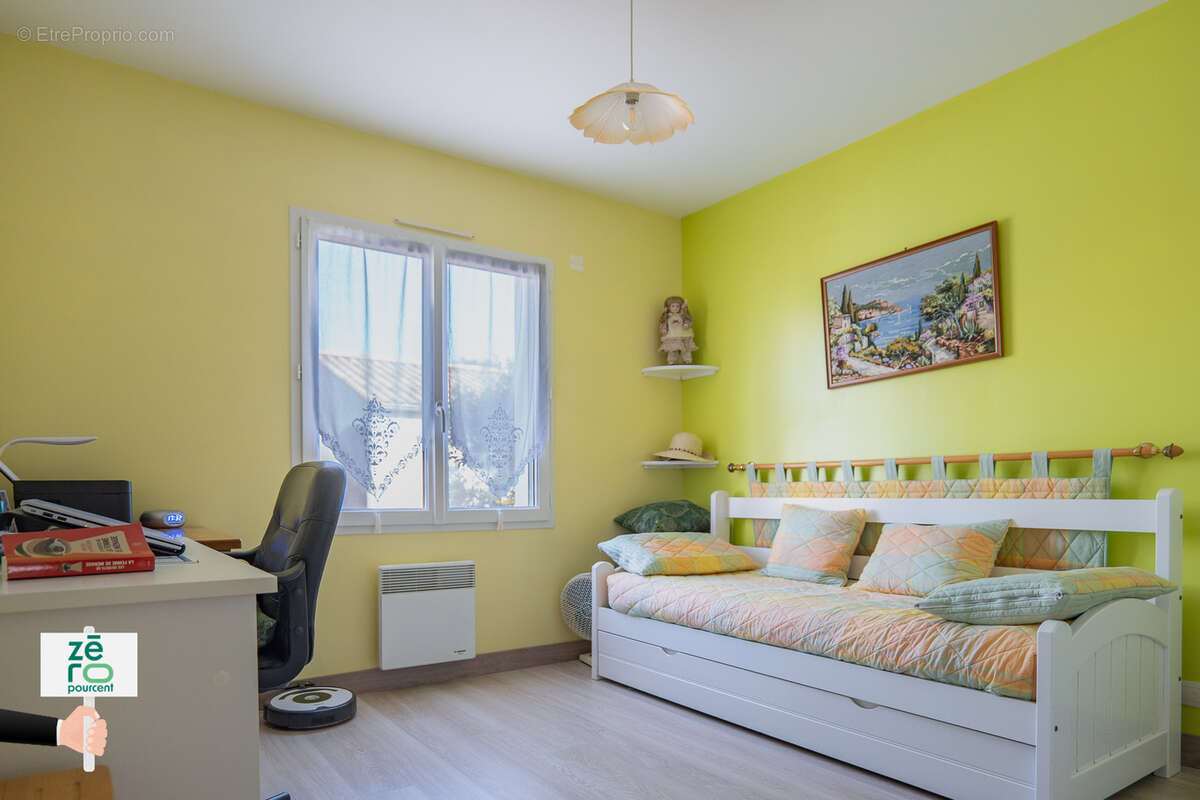 Longeville-sur-Mer   Maison de plain-pied 3 chambres avec piscine, véranda, garage et panneaux solaires   Hype - photo 13