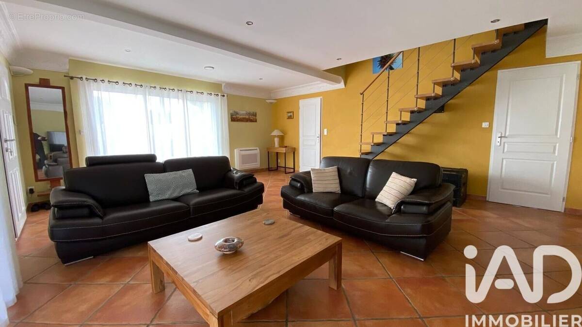 Photo 1 - Maison à MONTELIMAR