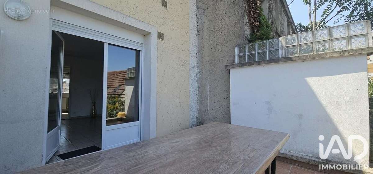 Photo 4 - Appartement à LIVRY-GARGAN