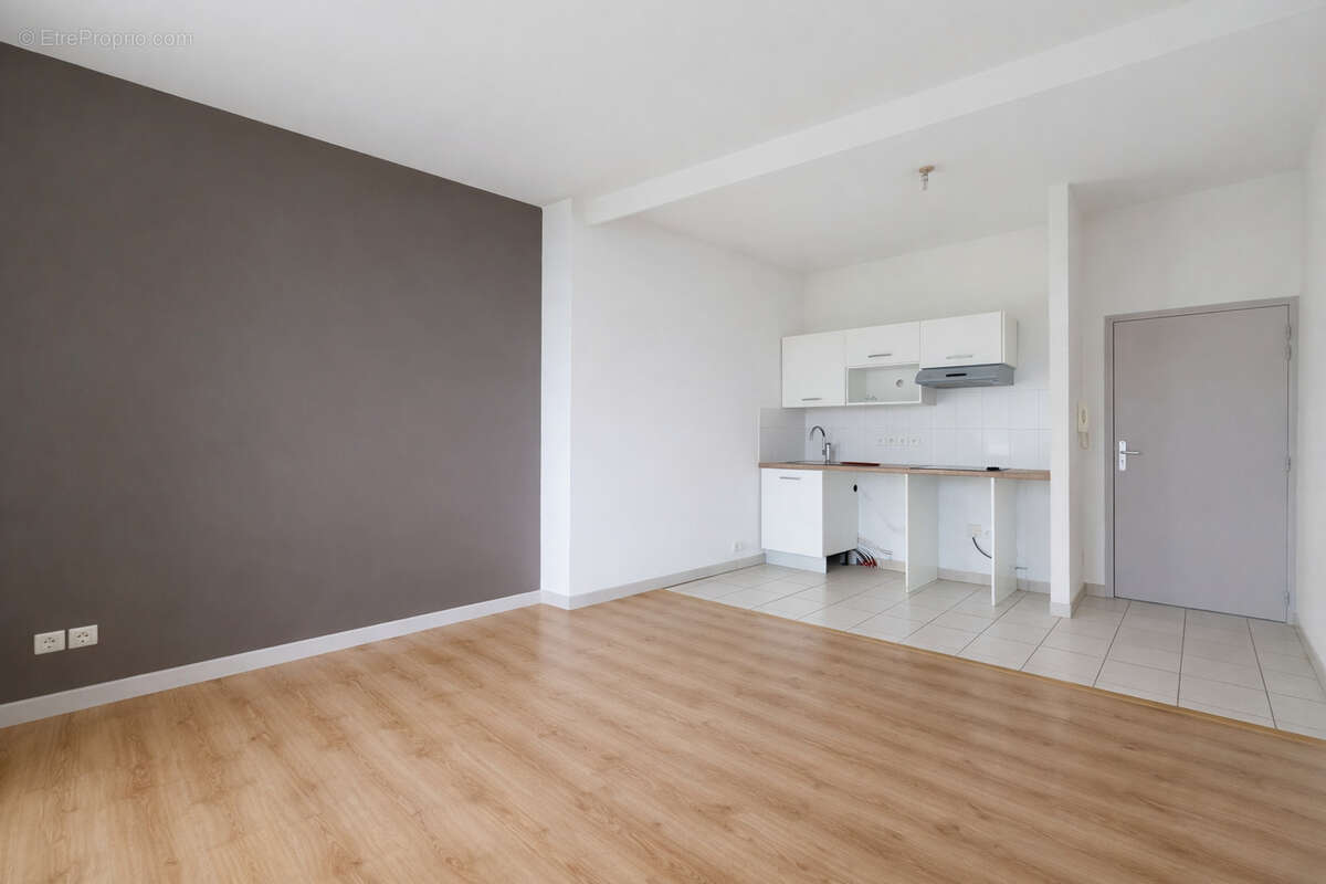 Appartement à ROQUEMAURE