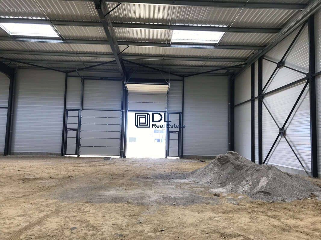 Commerce à MOISSY-CRAMAYEL