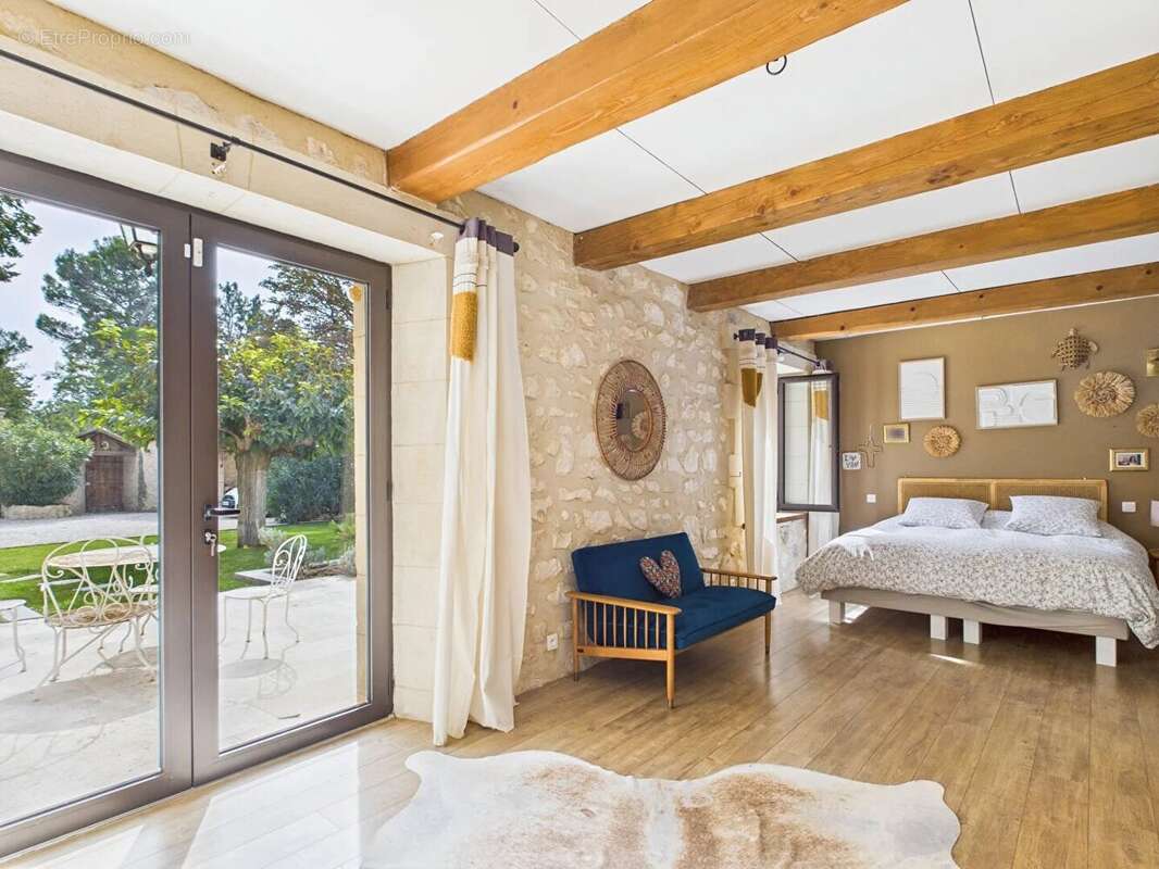 A Vendre : Mas en pierre avec piscine à Molleges - photo 19