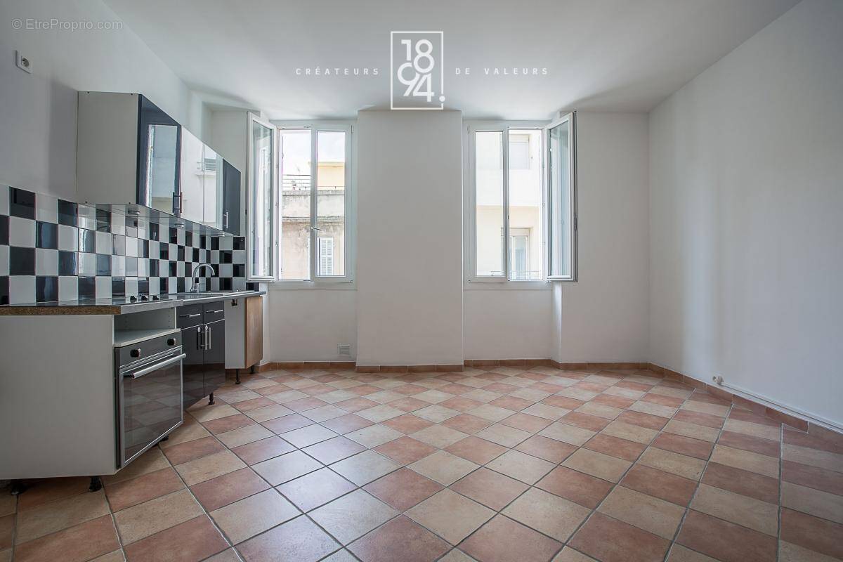 Appartement à MARSEILLE-5E